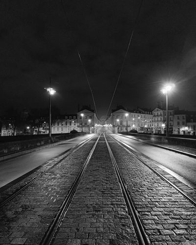 Follow the tracks

#blackandwhite #bw #city #urban #night #city