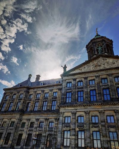 Watching over Amsterdam

#amsterdam #holland #palace #architecture