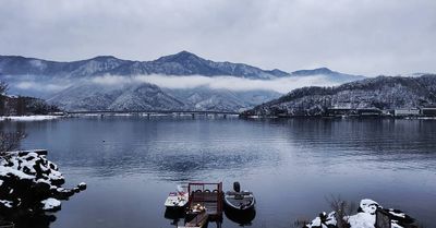 Funny how misty mountains are far cooler than normal mountains

#japan #kawaguchiko #lake #mountains #mist #landscape