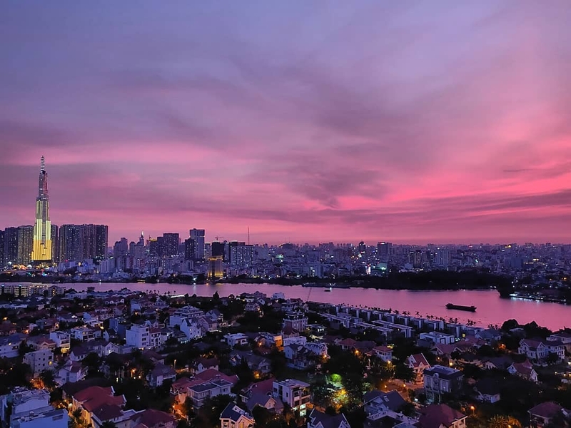 I'm just feeling plain lucky right now (no filter obviously)

#vietnam #hochiminh #saigon #landscape #sunset