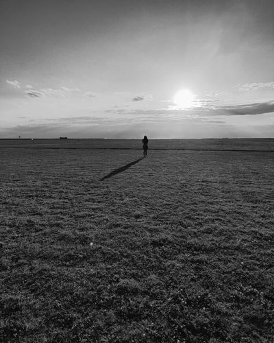 It is fairly rare for me to photograph people, but there are some shots you have to take

#bnw #blackandwhite #landscape #sunset #nature #monochrome #people